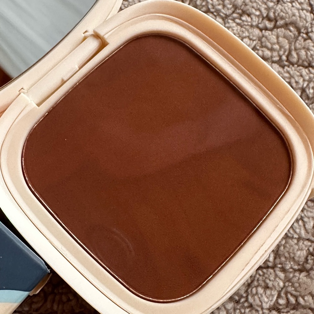 NEW Vesca Kissed By Soft Matte Bronzing Powder shade Maldives